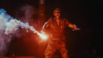 Outfits of Jurassic World Rebirth: Mahershala Ali wears Gold Necklace to portray Duncan Kincaid in the movie