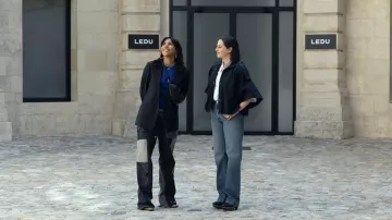 The looks of the series The House: Perle Foster (Amira Casar) wears studded heels in season 1, episode 2