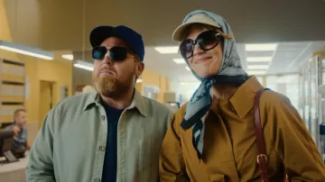 Where's Wanda? Garments: Carlotta Klatt (Heike Makatsch) wears Oversize sunglasses in season 1, episode 2 of the TV series
