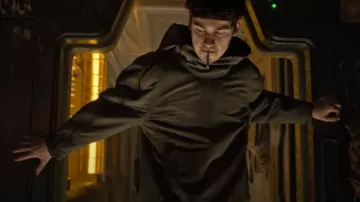 The looks from the movie Alien: Romulus: the hoodie worn by Bjorn (Spike Fearn)