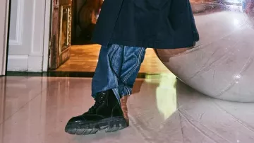 Bottes noires sur le compte Instagram de @yahya.kabil