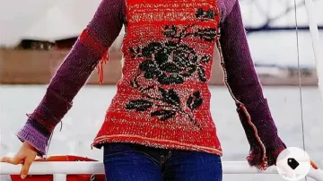 Willow "The I in Team" Funky Multicolor Sweater of Willow Rosenberg (Alyson Hannigan) in Buffy the Vampire Slayer (S04E13)