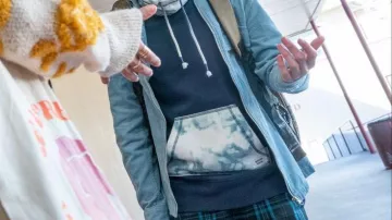 Funnel neck Navy & tie dye sweatshirt worn by Ziggy (Finn Wolfhard) in When You Finish Saving the World
