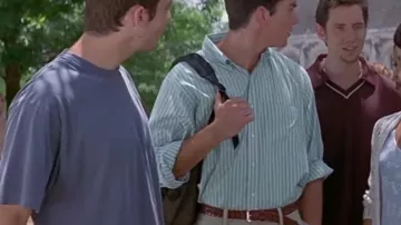 Botones de rayas verdes y blancas pastel de Derek (Jerry O'Connell) en Scream 2