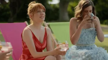 Robe bleu ciel de Carmen (Paula Malia) dans Valeria (S04E06)