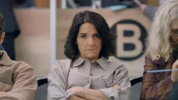 Chemise beige rayures de Florence (Florence Foresti) dans Désordres (S01E04)
