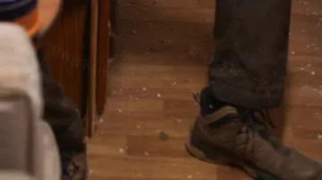 Boots/Shoes worn by Walker (Tom Hardy) in Havoc