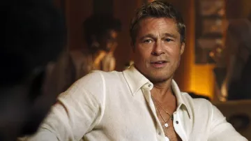 Chemise texturée crème de Sonny Hayes (Brad Pitt) dans F1 The Movie