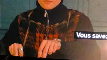 Pull zippé en tartan d’Eddie Harrigan (Anson Boon) dans MobLand (S01E09)