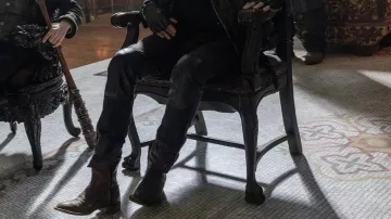 Bottes portées par Negan (Jeffrey Dean Morgan) dans The Walking Dead : Dead City (S02E02)