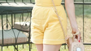Short amarillo tiro alto of Hilly Holbrook (Bryce Dallas Howard) in The Help