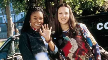 Custo Barcelona Shirt de Cindy Campbell (Anna Faris) en Scary Movie