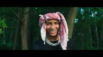 Bandana of Comethazine in Comethazine - NO EVIDENCE (Official Music Video)