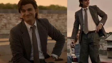 Veste de costume porté par Steve Harrington (Joe Keery) dans Stranger Things (S05E08)