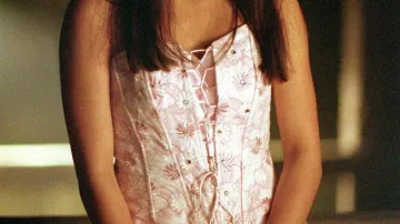 Lavender Lace Homecoming Dress worn by Lana Lang (Kristin Kreuk) in Smallville (S01E01)