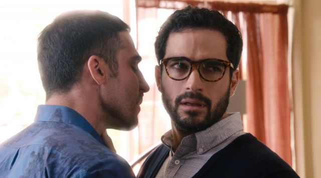 Les lunettes de vue de Hernando (Alfonso Herrera) dans Sense8 S01E02