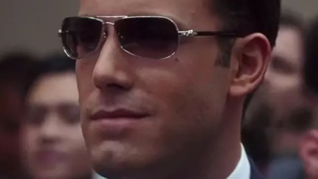 Les lunettes de soleil portées par Jennings (Ben Affleck) dans le film Paycheck