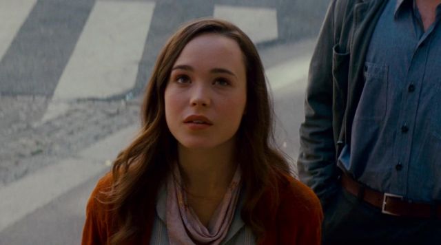 Le foulard rose de Ariadne (Ellen Page) dans Inception