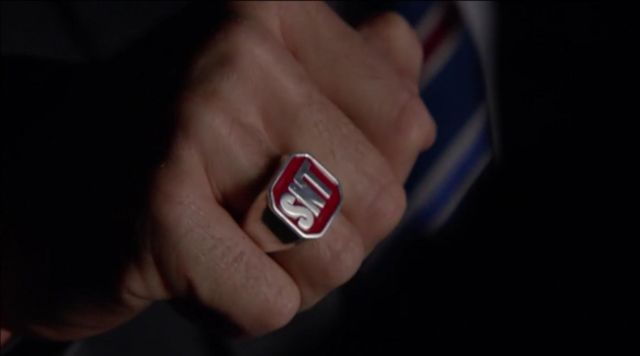 La bague SNT dans Castle