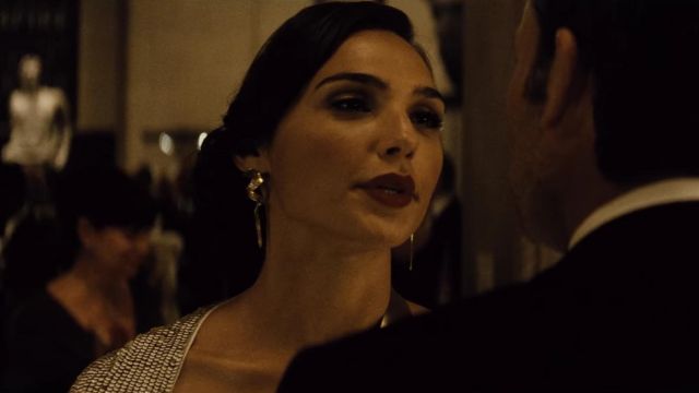 The earrings of Diana Prince (Gal Gadot) in Batman V Superman : Dawn of  Justice | Spotern