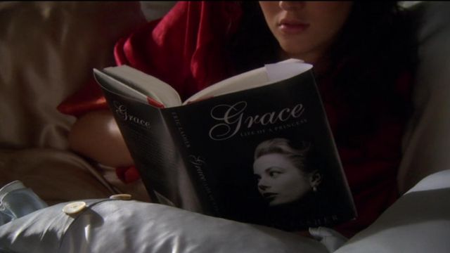 Grace Kelly Life of a Princess read by Blair Waldorf in Gossip Girl