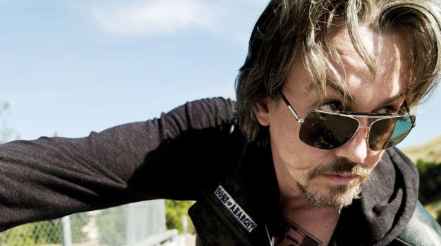 The sunglasses Chibs Telford (Tommy Flanagan) Sons of Anarchy
