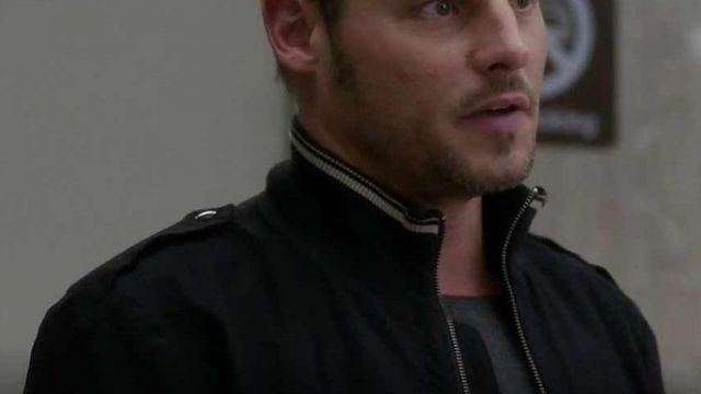 The jacket of Alex Karev (Justin Chambers) on Grey's Anatomy S13E09