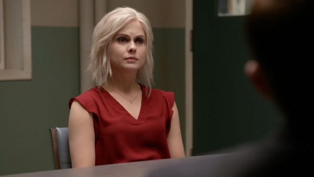 Blouse without sleeve rust of Liv Moore (Rose McIver) in iZombie S03E03