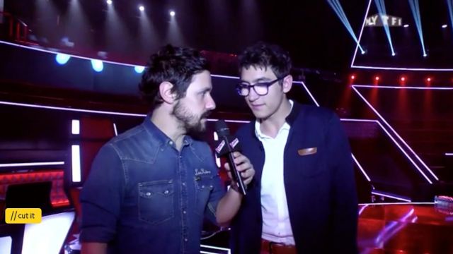 The blue jacket of the candidate Vincent Vinel in The Voice 2017