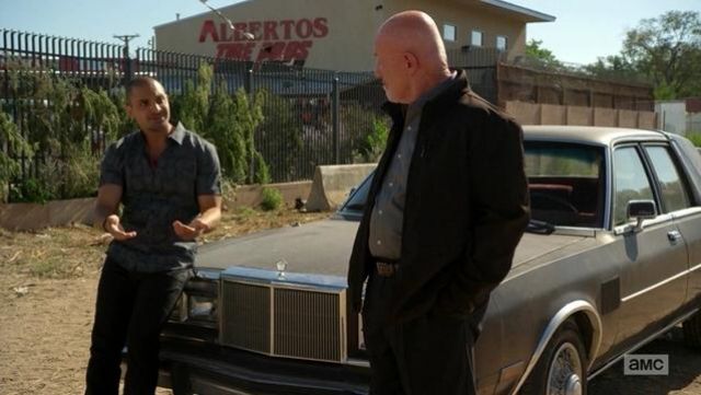 Jeans usados por Nacho Varga (Michael Mando) como se ve en Better Call Saul S02E04