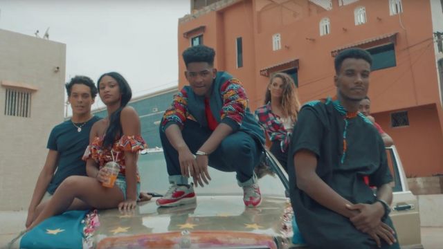 Le bomber avec manches à motifs de Lisandro Cuxi dans son clip Danser