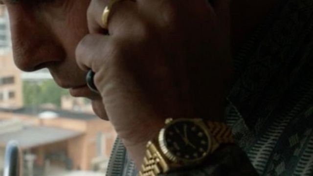 La montre en or portée par Pablo Escobar (Wagner Moura) dans Narcos S03E05