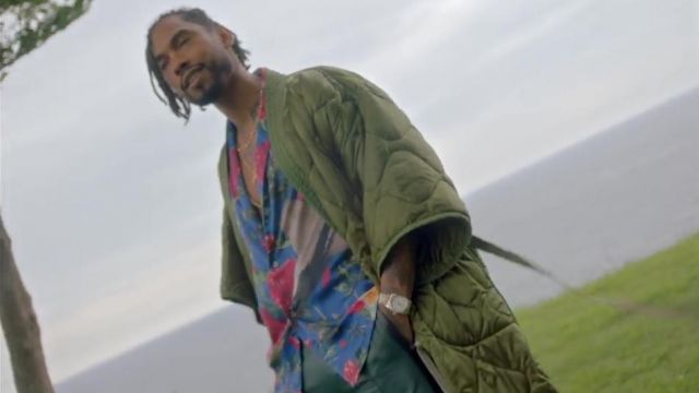 The long jacket green fleece Miguel in her video clip Sky Walker