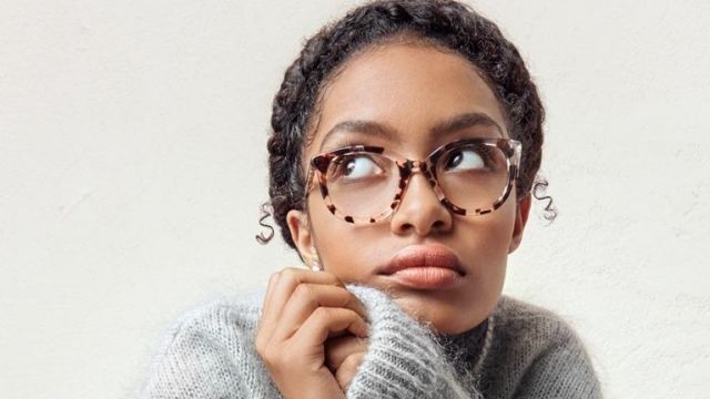 Les lunettes de vue de  Zoey Johnson (Yara Shahidi) dans Black-Ish