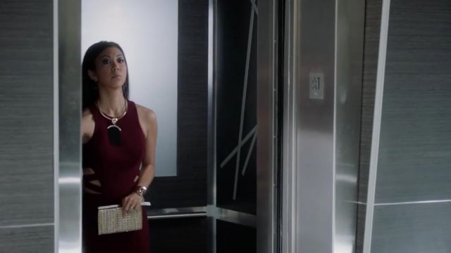 The red dress of Tina Minoru (Brittany Ishibashi) in Marvel's Runaways S01E06