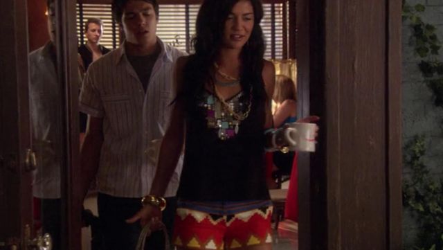 Le short porté par Vanessa Abrams (Jessica Szohr) dans Gossip Girl S03E01