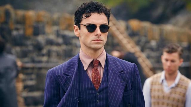 Las gafas de sol de Philip Lombard (Aidan Turner) en Los diez pequeños negros (And Then There Were None)