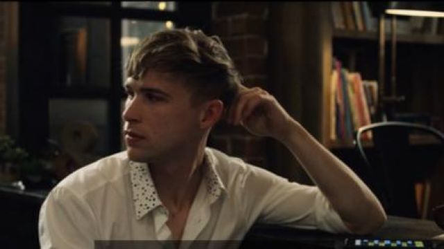 The shirt Ryan Shaver (Tommy Dorfman) in 13 reasons why S02E05