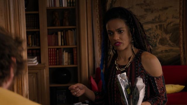 Le collier de Amanita Caplan (Freema Agyeman) dans Sense8 S03E01