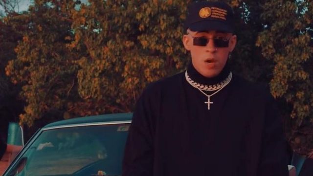 Sunglasses worn by Bad Bunny as seen in Amorfoda Video Clip