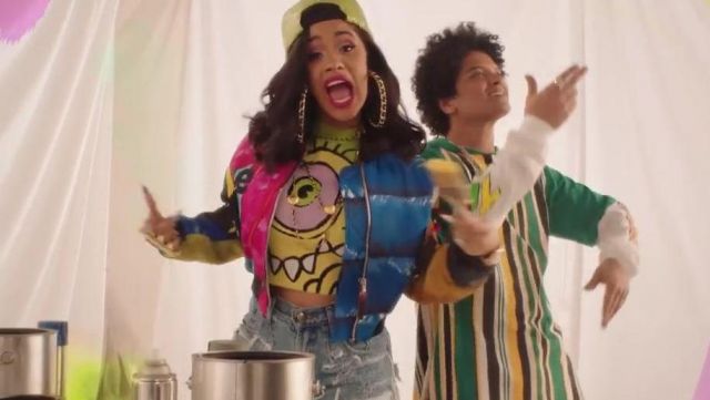 Le sweat à capuche vert à rayures de Bruno Mars porté dans le clip Finesse (feat. Cardi B)