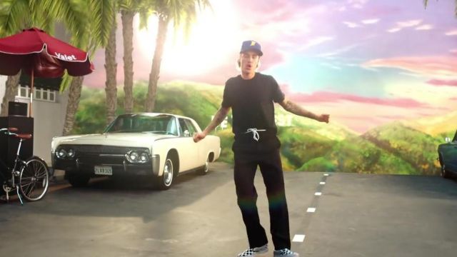 Le pantalon noir de Justin Bieber dans le video clip "No Brainer" de DJ Khaled