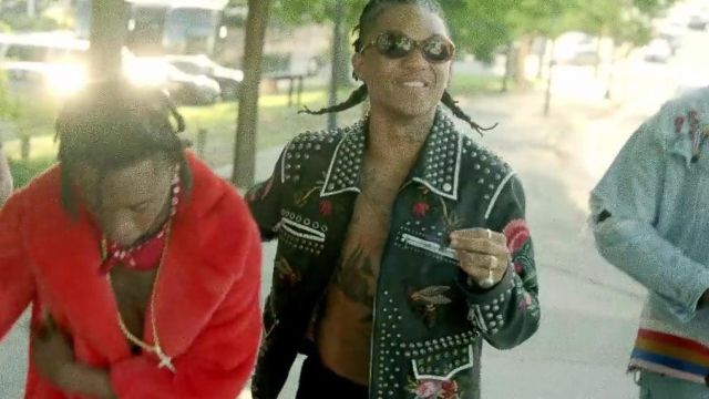 The leather Swae Lee in the clip "Black Beatles" Rae Sremmurd feat. Gucci Mane Spotern