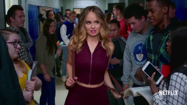 The whole bordeaux worn by Patricia Bladell / Patty (Debby Ryan) in the Insatiable S01E02