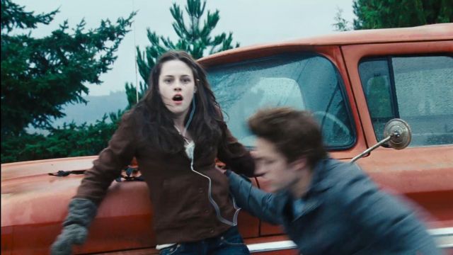 Chandail à capuchon brun portée par Bella Swan (Kristen Stewart dans Twilight