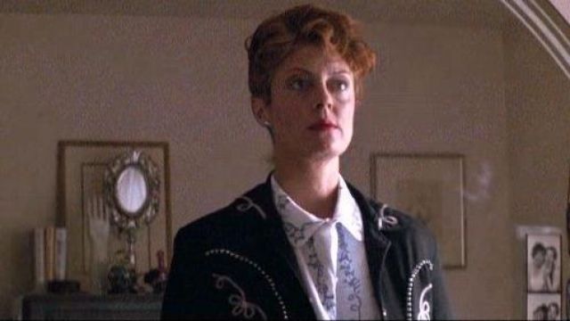 The black jacket embroidered with Louise (Susan Sarandon) in Thelma and Louise