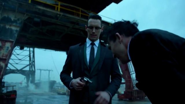 The tie of Edward Nygma (Cory Michael Smith) in Gotham S03E14
