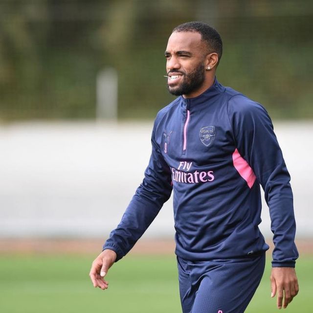 The tracksuit training Alexandre Lacazette on his account Instagram @lacazettealex