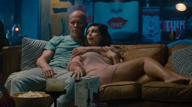 The sweater in pink worn by Vanessa Carlysle (Morena Baccarin) in Deadpool 2