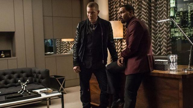 Blouson en cuir portés par Tommy Egan (Joseph Sikora) comme on le voit dans la Puissance S01E04